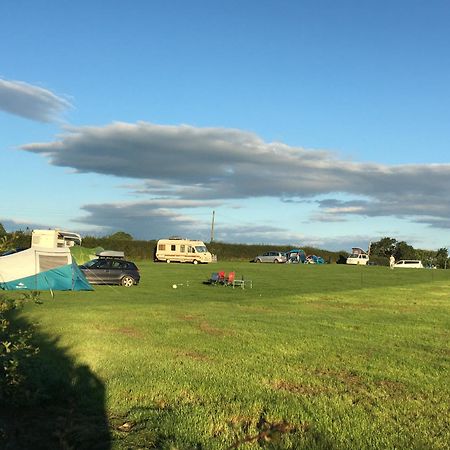 Hotel Carreg Y Gwynt Campsite - Touring And Tent Pitches Llanarth  Zewnętrze zdjęcie